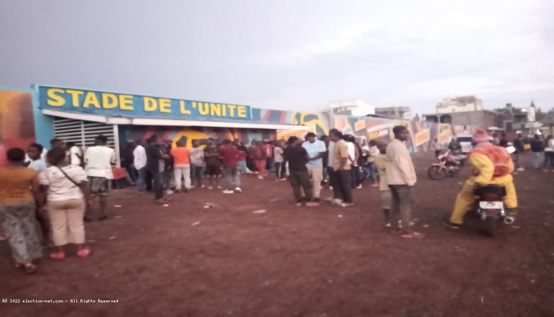 Flash : ''un engin explosif'' fait un mort et des blessés dans un stade à Goma