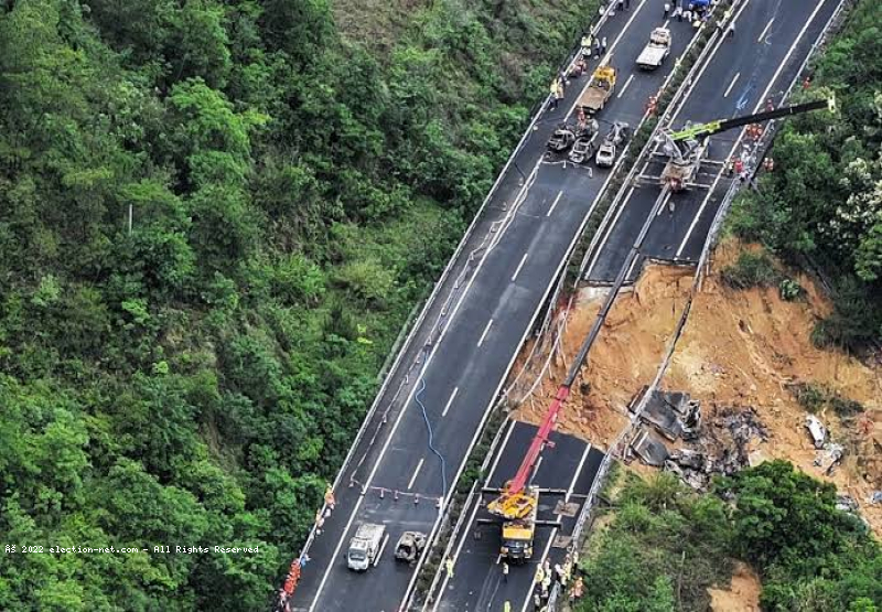 Chine : des dizaines de morts après l’effondrement d'une autoroute dans le Sud