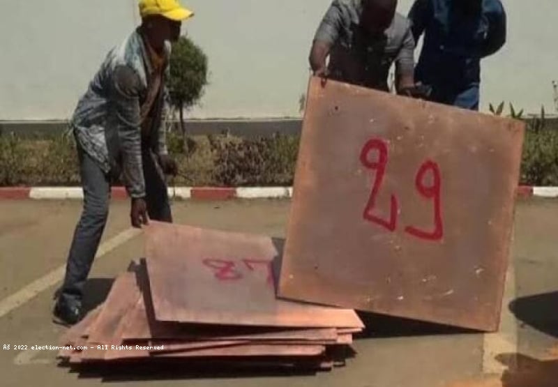 Lubumbashi : la PNC remet des cathodes de cuivre volées à une entreprise minière