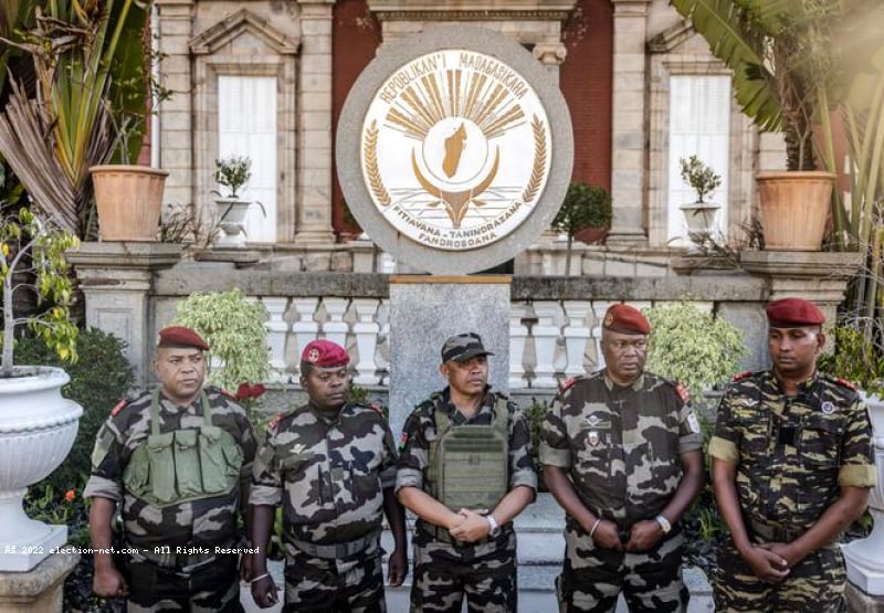 Madagascar : des militaires annoncent « prendre le pouvoir »