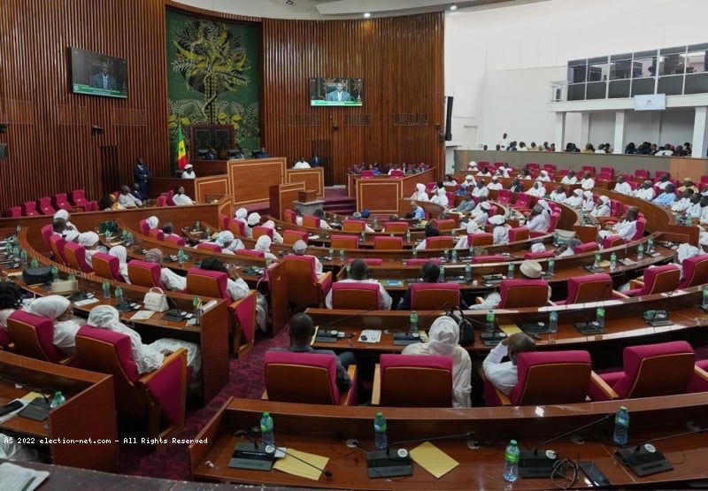 Sénégal: les députés se prononcent sur un projet de réforme constitutionnelle controversé