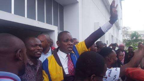 RDC: Mike Mukebayi est libéré par la cour d'appel et pourra quitter la prison incessamment
