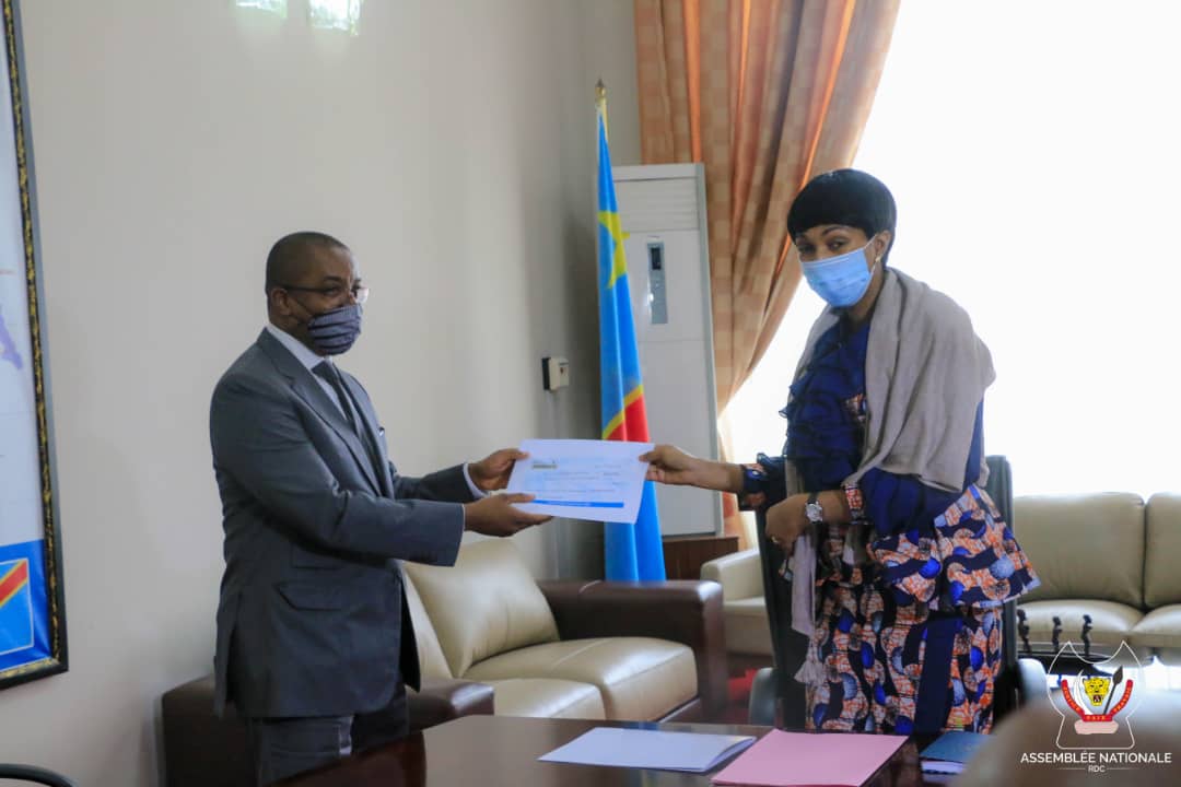 RDC : Jeanine Mabunda offre un chèque de 30.000 USD à Ingenious city