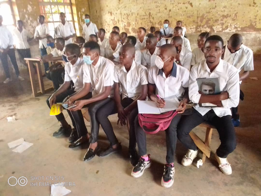 Ngandajika: les parents d'élèves s'opposent au paiement des frais scolaires de la période pré covid.