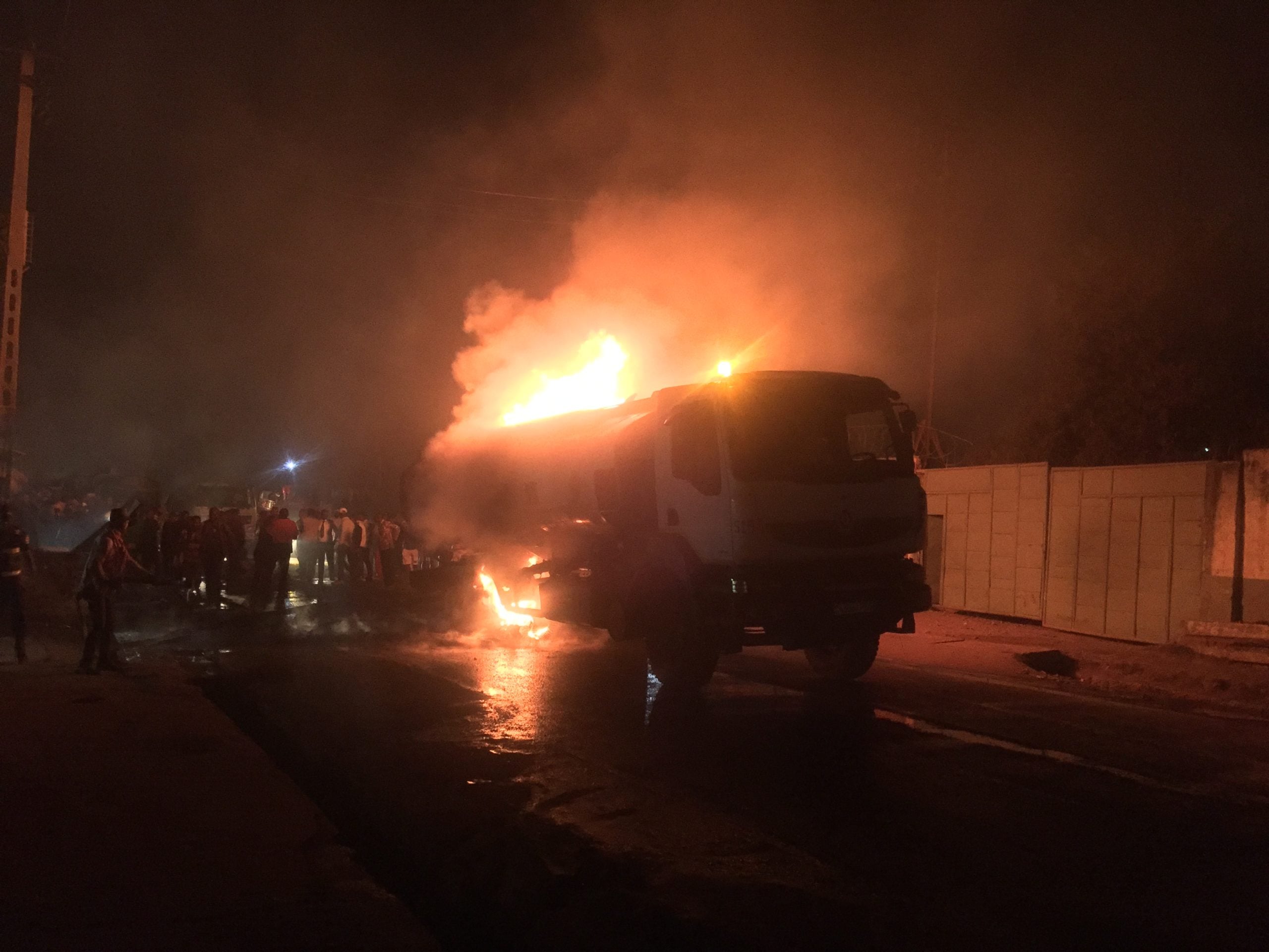 Lubumbashi : Un camion citerne prend feu à côté d’une station