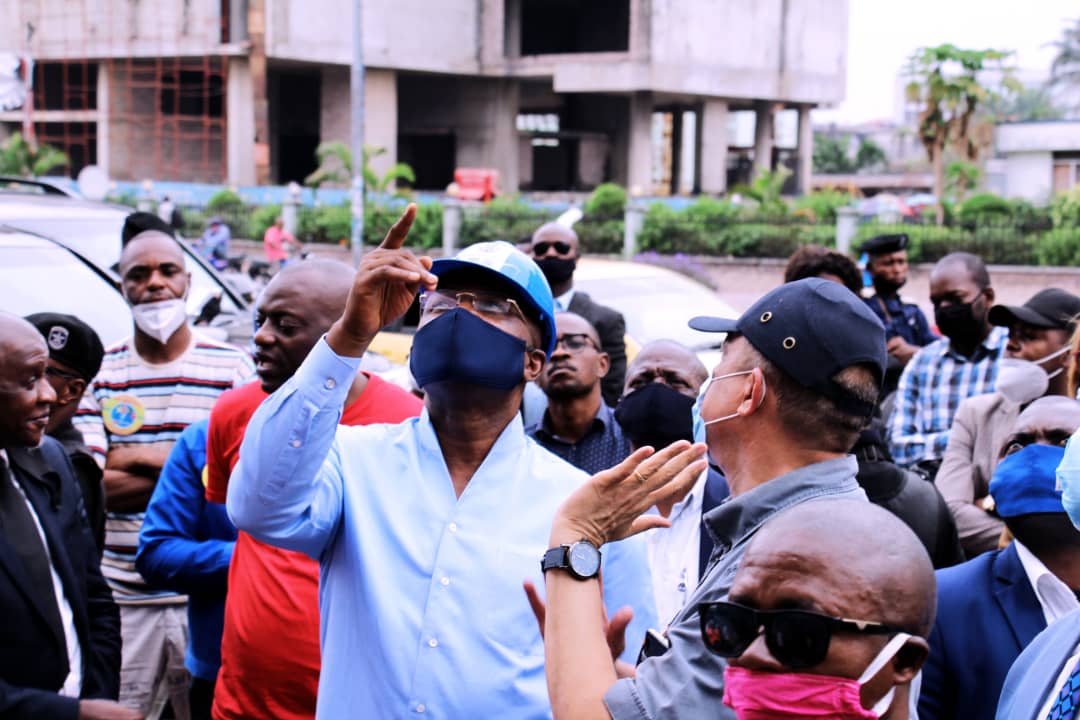 Kinshasa: Gentiny Ngobila a échangé avec Léopold Mutombo sur la gestion de l'espace public autour de son église