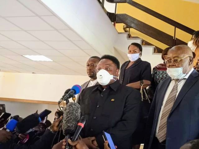 RDC/Consultations nationales: "Tshisekedi et Kabila devraient se rencontrer avant", estime Joseph Olengankoy