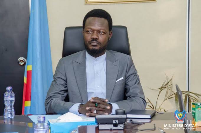 Kinshasa-Insolite : un vice-ministre refuse de payer sa consommation de plus de 1000 USD dans un restaurant, le premier ministre saisi