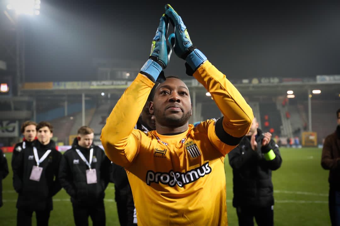 Football : Parfait Mandanda signe au Royal Mouscron