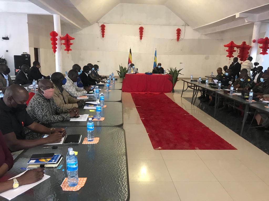 Ituri : le commerce transfrontalier au cœur du tête-à-tête entre le gouverneur militaire Luboya et les autorités ougandaises