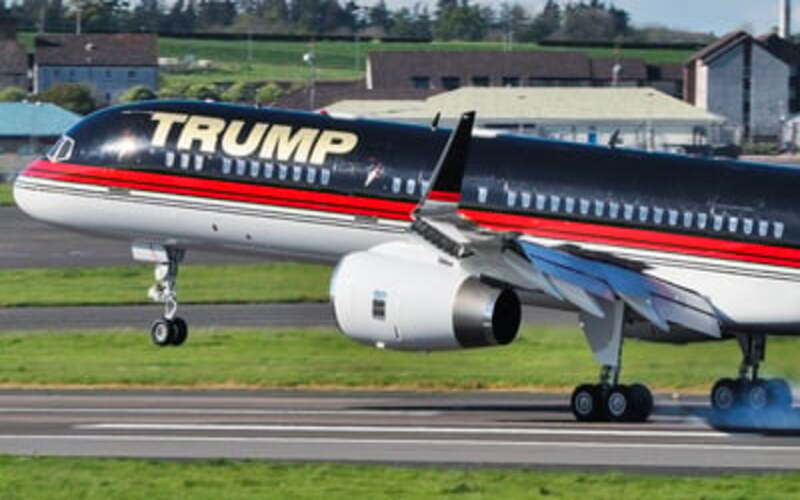 Flash/ USA: Donald Trump se rend à la justice