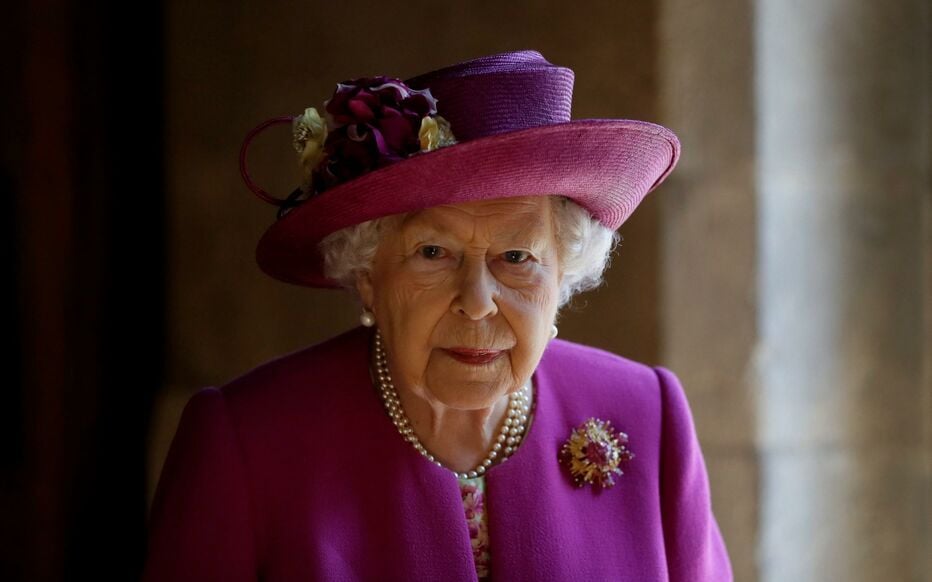 Royaume-Uni : la reine Elisabeth II placée sous surveillance médicale