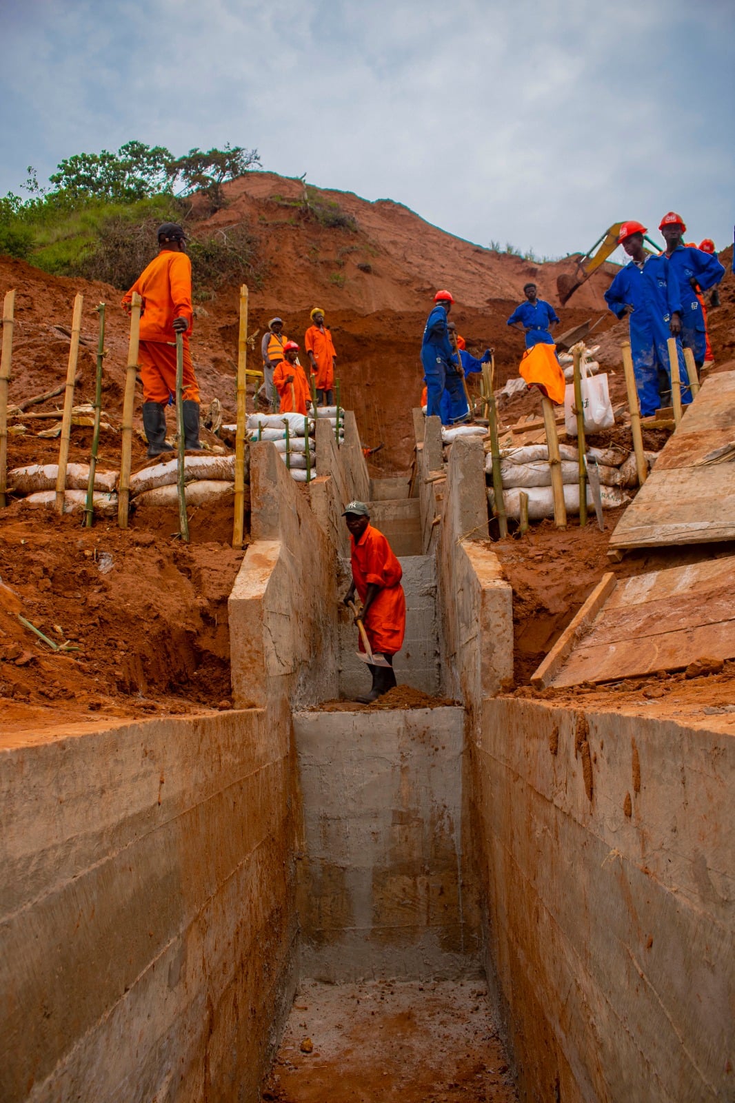 Un site anti-érosif à Tshikapa, niveaux photos