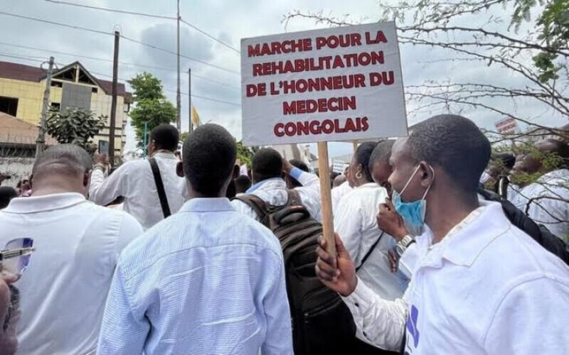 Kinshasa : Les médecins impayés invités à régulariser leur situation