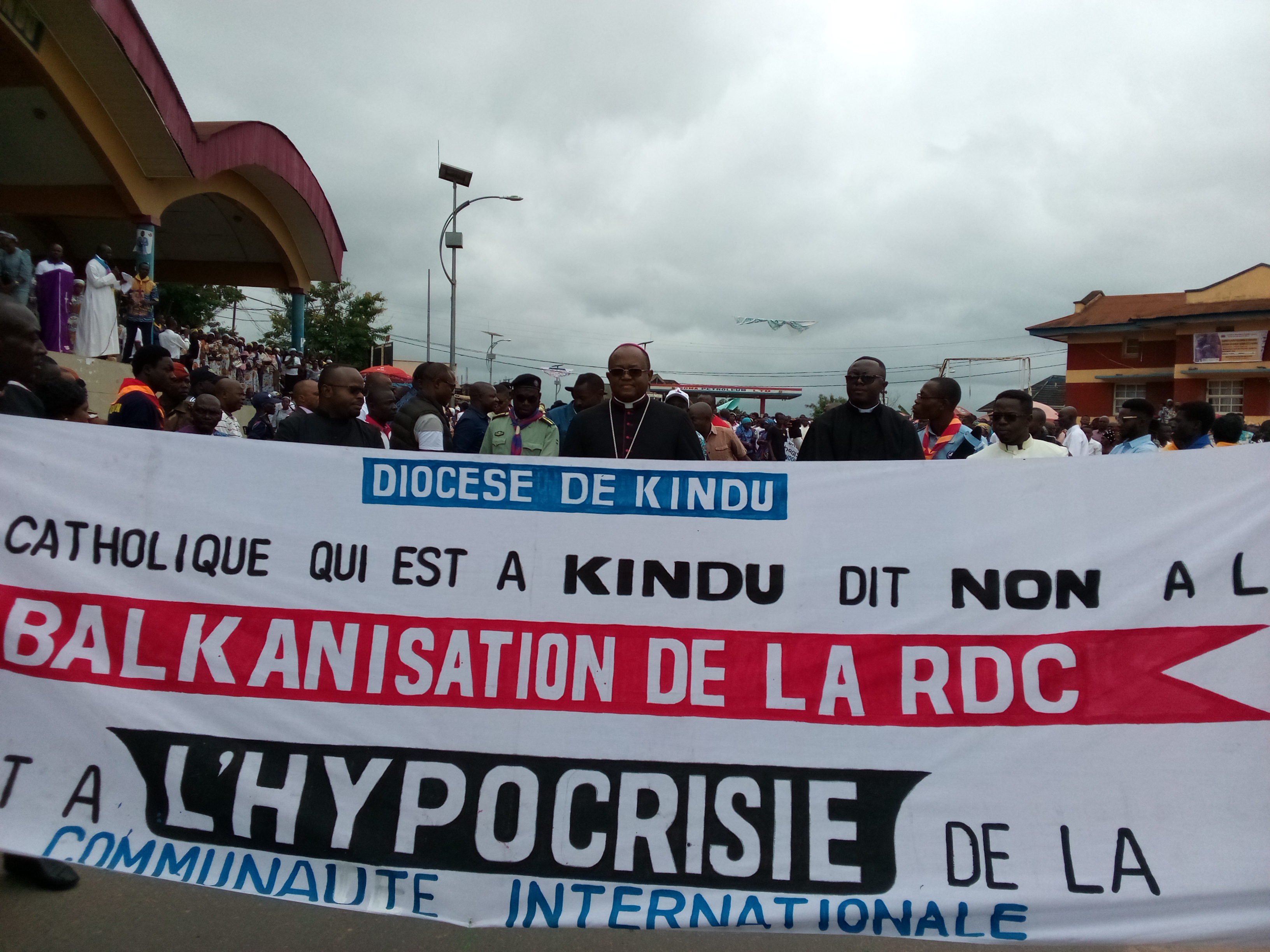 RDC : "On devra d'abord passer sur tous les 48 évêques avant d'oser prendre un seul centimètre du territoire national", Évêque François Abeli Muhoya