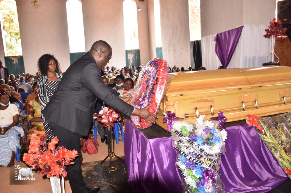 Haut-uele : Christophe Baseane Nangaa a rendu ses derniers hommages à Jimmy Gbatu et Willy Bambinesenge à Ibambi