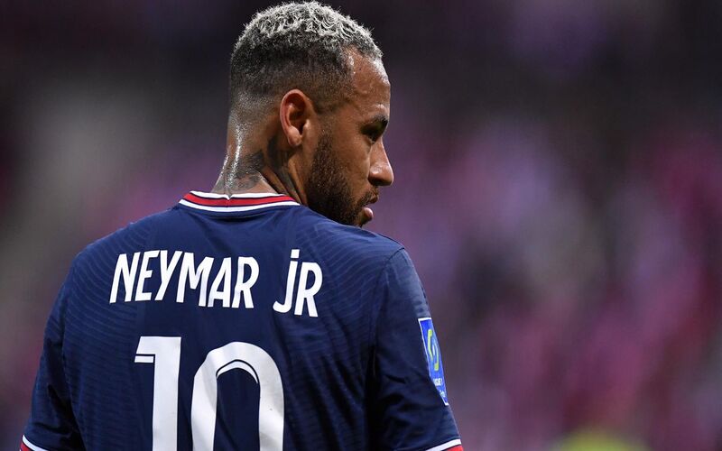 PSG : Neymar réactive les rumeurs sur son avenir